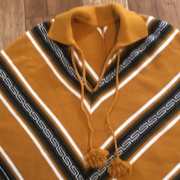 Poncho - Picture 4 of 5